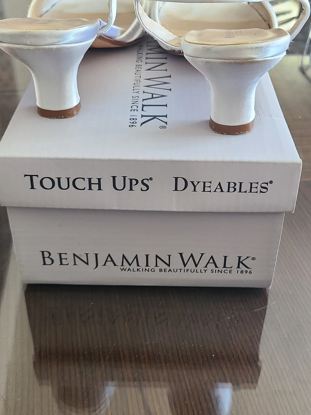 Girls White Touch Ups by Benjamin Walk Talia Dyeables Sandals Size 3.5